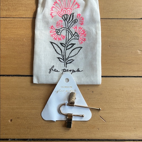 Free People Clothing Accessory - Picture 2 of 6
